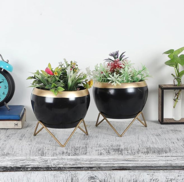 Metal Planters (Set of 2)