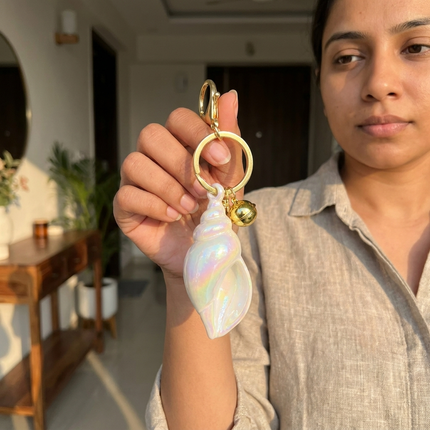 Pearl Glow Shell Keychain