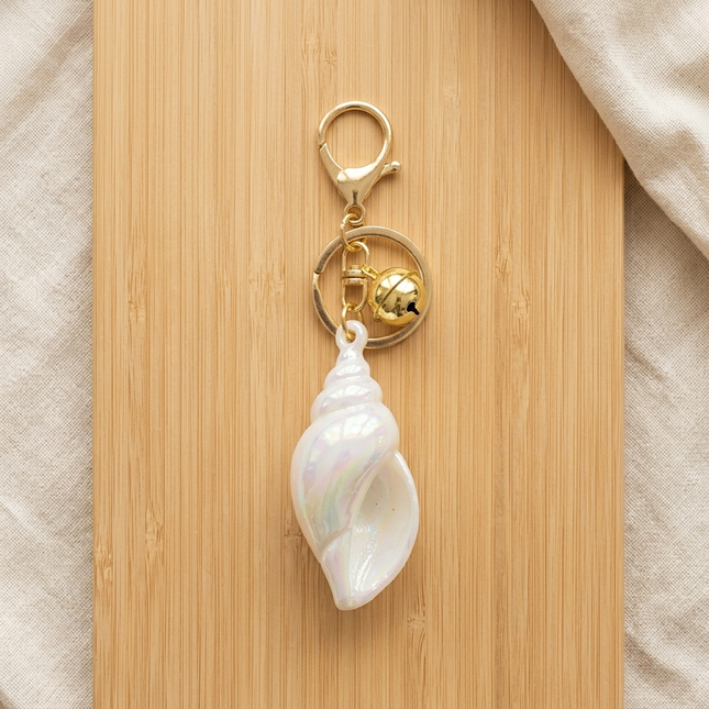 Pearl Glow Shell Keychain
